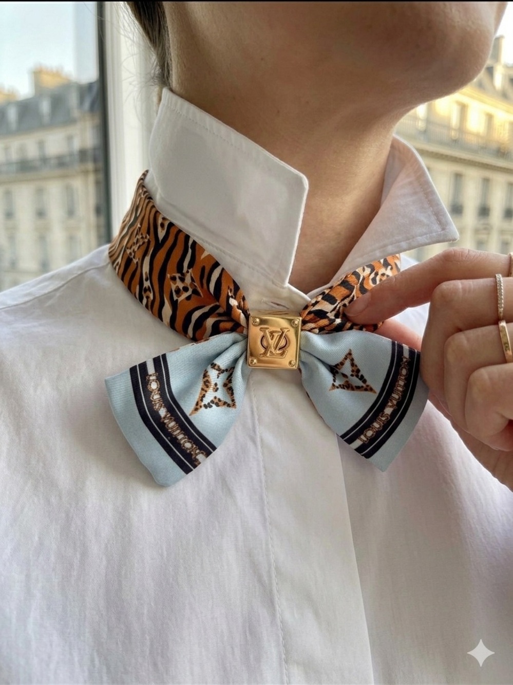 Chic Monogram Light Blue Orange Twilly
Bandeau Designer Patterned Scarf ๐งฃ - Picture 8 of 8